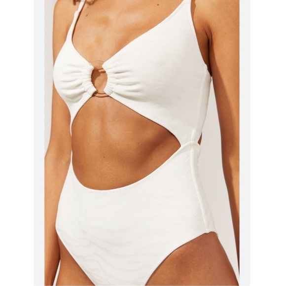Solid & Striped Esme Cut Out One Piece Swimsuit in Tonal Zebra Jacquard (S) - Picture 3 of 13